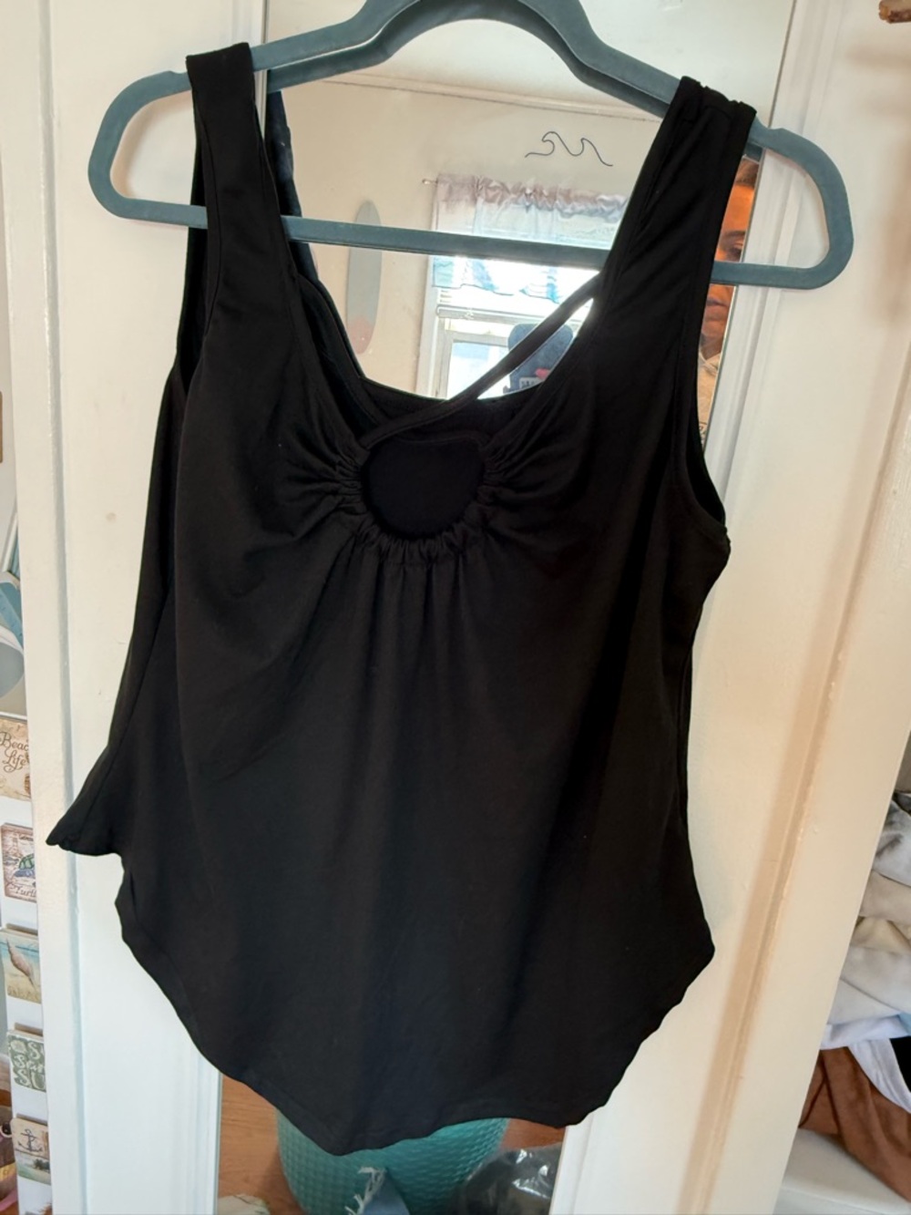 Black Women's Sleeveless Scoop Back Tank Top